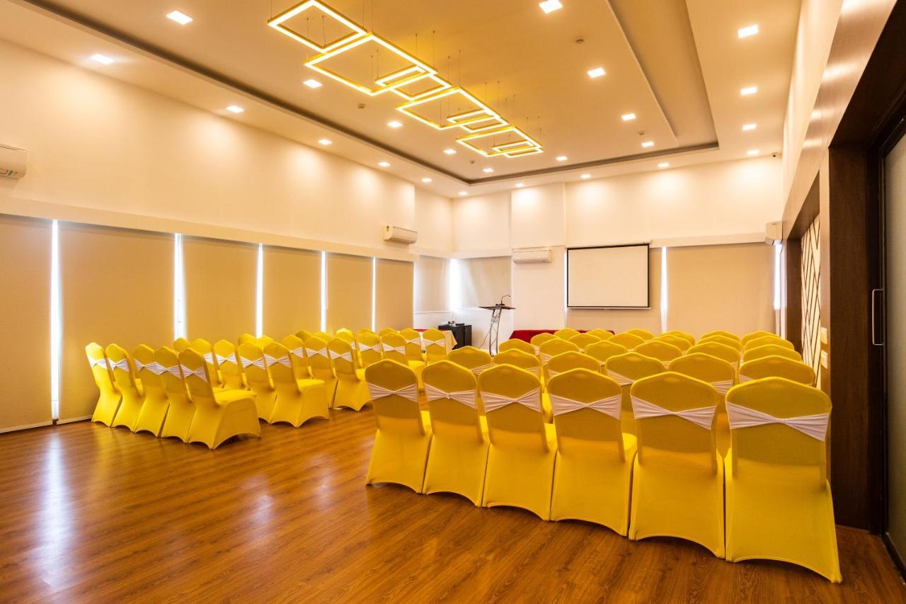Clubhouse Nami Residency, Ahmedabad Hotel Eksteriør billede