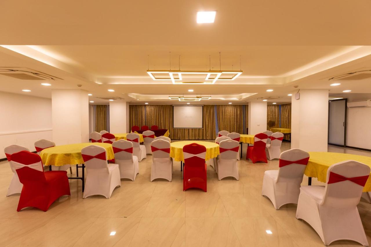 Clubhouse Nami Residency, Ahmedabad Hotel Eksteriør billede