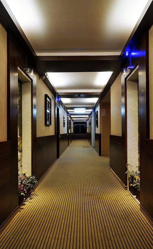 Clubhouse Nami Residency, Ahmedabad Hotel Eksteriør billede